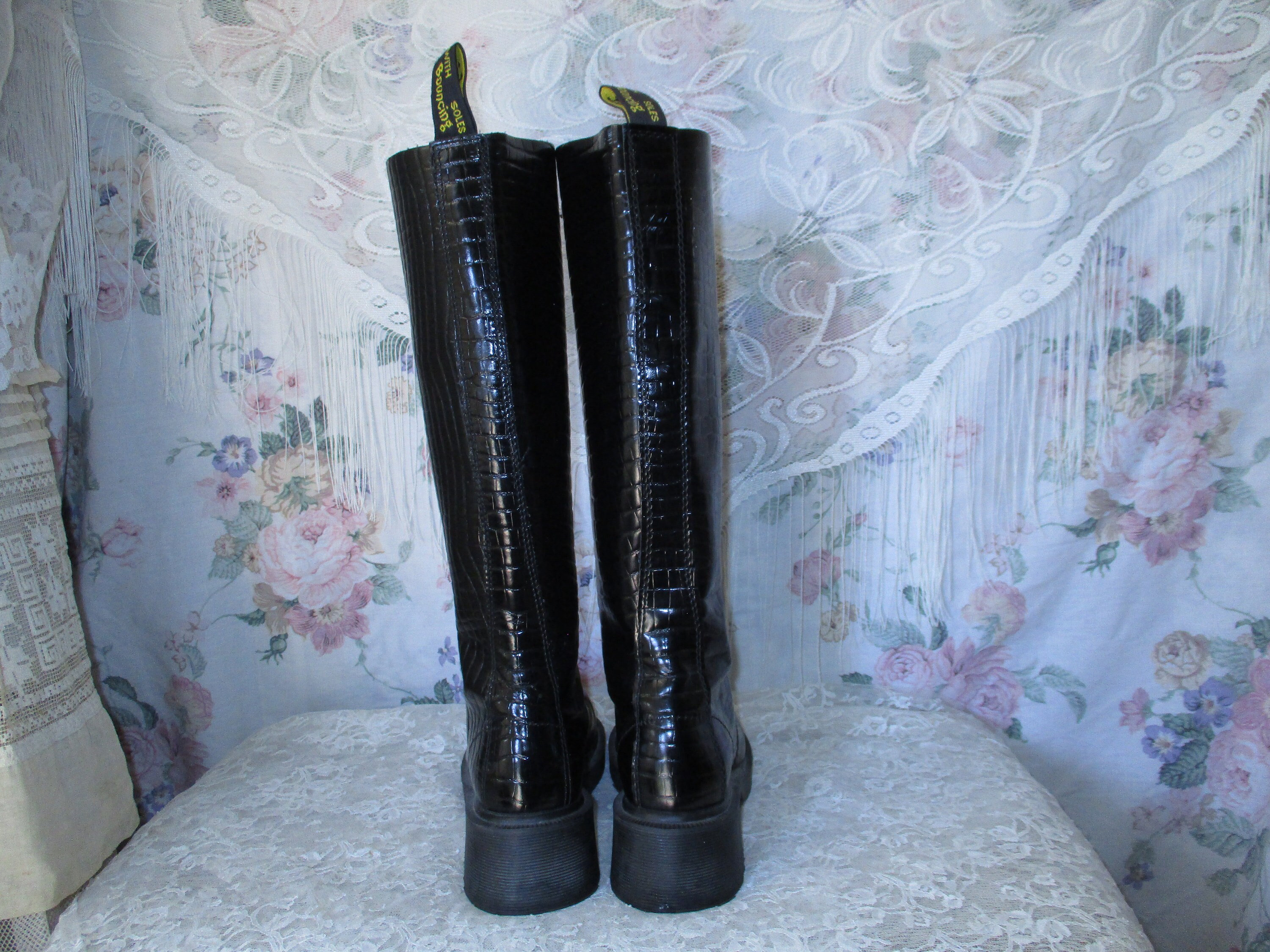 Dr. Martins Knee High Black Croc/Snake Skin Boots - Vintage -- Sz 3 men/5 women Dr Martens 1460 Snake Embossed Leather Purple Black Women 5  main image 2