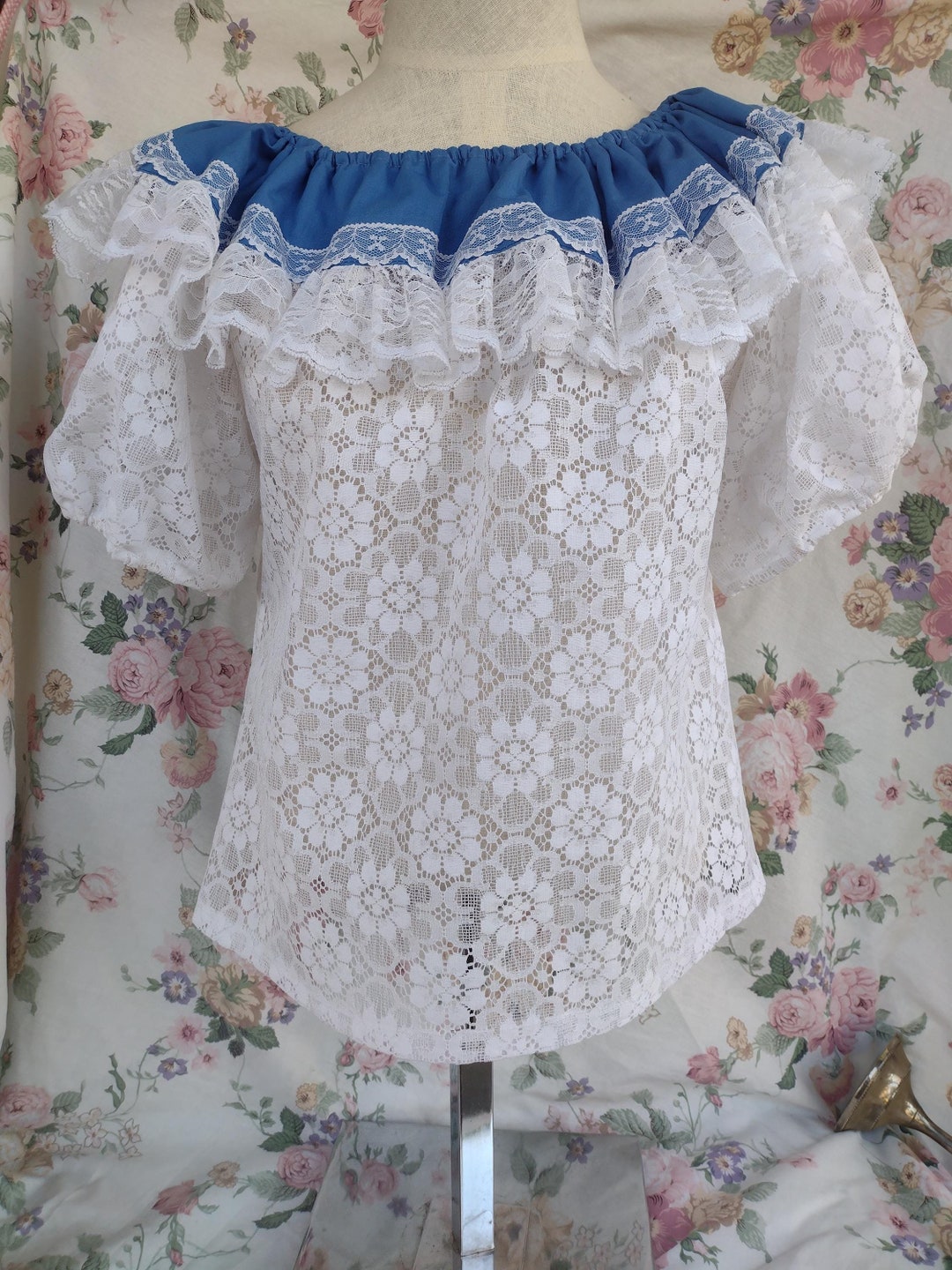 Blusa campesina de encaje estilo pradera con volantes, cuello