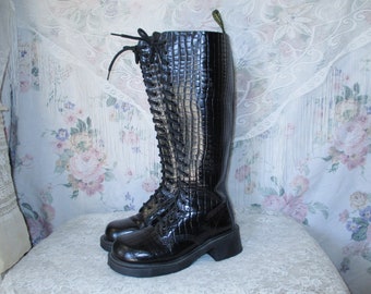 Knee High Dr Martens Made in England Docs Black Croc Snake Print Leather Thick Chunky Heel Round Toe Air Wair Goth Punk UK 4 around a US 6