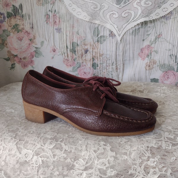 70s Brown Leather Moc Toe Shoes Crepe Gum Sole Rubber Low Block Heel Early 80s Horizons Lace Up Oxford Boho Bohemian 1970s Hippy Mod Retro