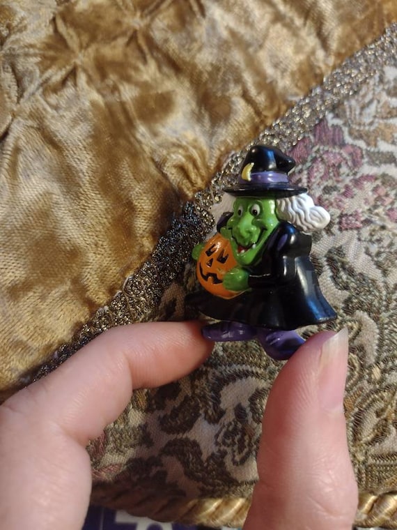 90s Russ Halloween Witch Pin Chunky Plastic Brooc… - image 6