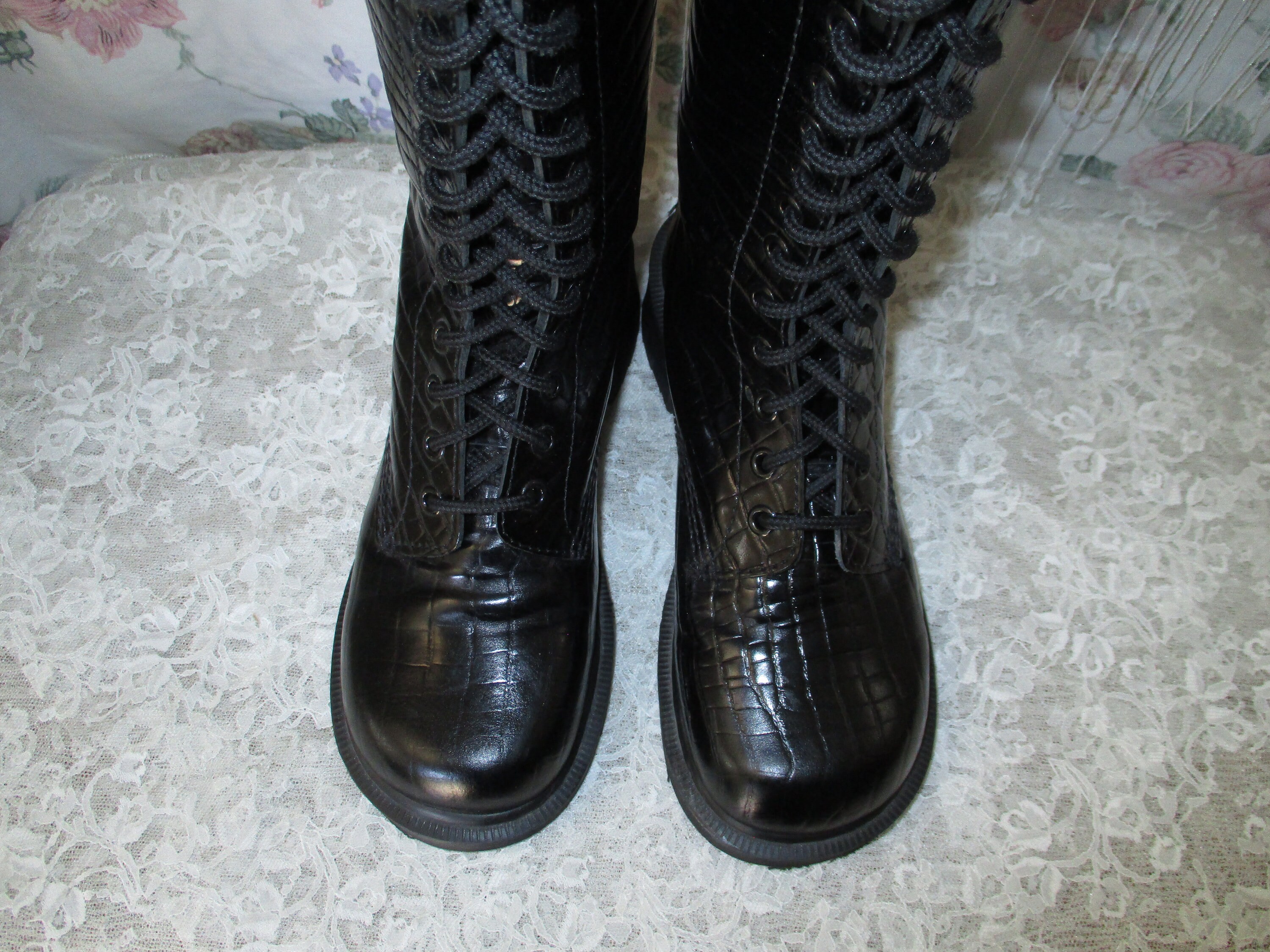 Dr. Martins Knee High Black Croc/Snake Skin Boots - Vintage -- Sz 3 men/5 women Dr Martens 1460 Snake Embossed Leather Purple Black Women 5  main image 3