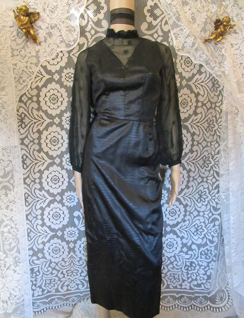 Black Snake Print Dress High Victorian Collar 70s 80s Trad Goth Balloon Poet Sleeves Witchy Witch Vampira Elvira Sheer Floral Daisy Collar