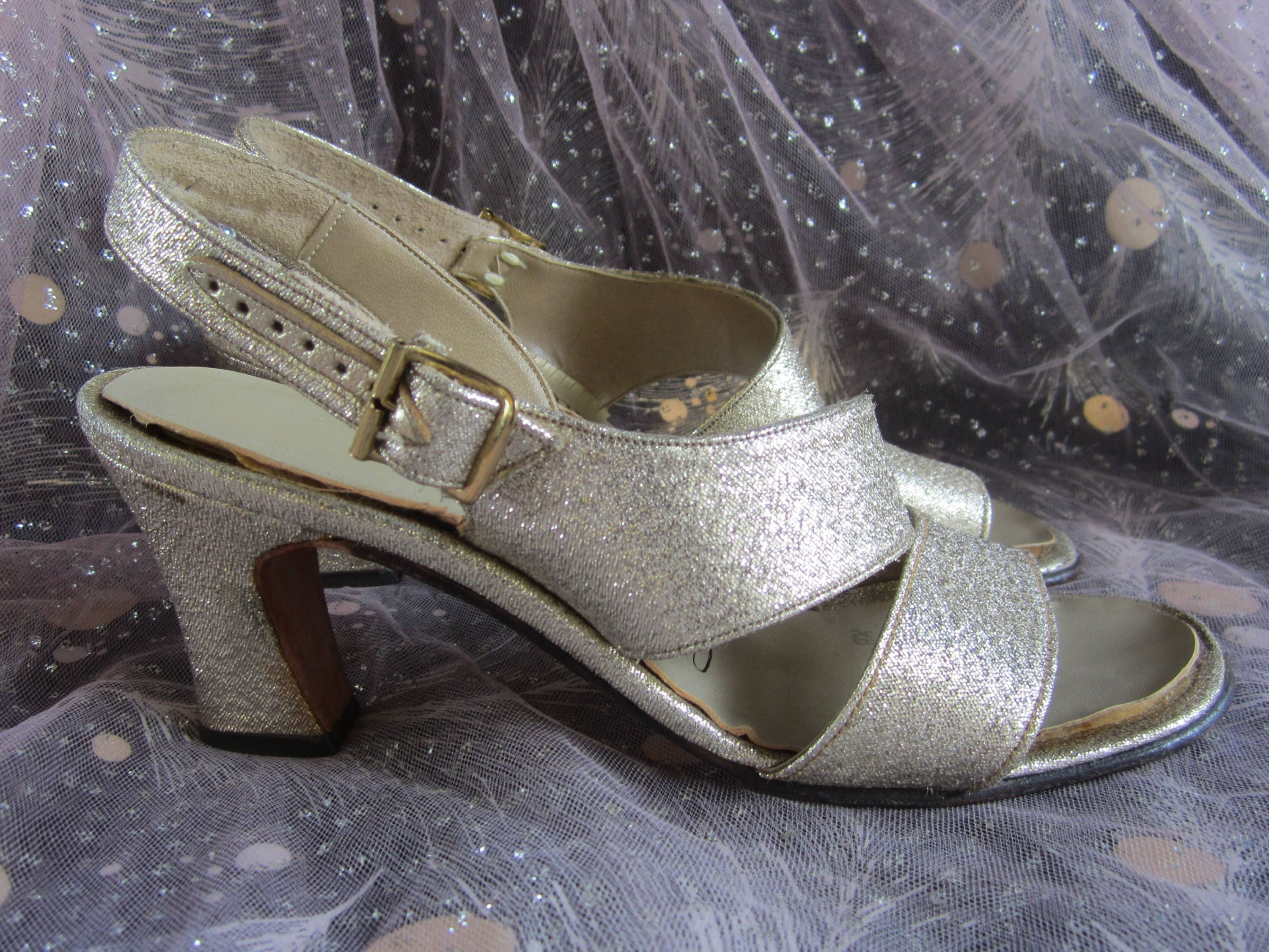 gold heels size 5.5