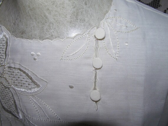 White Blouse by Lily Made In Shanghai True Vintag… - image 8