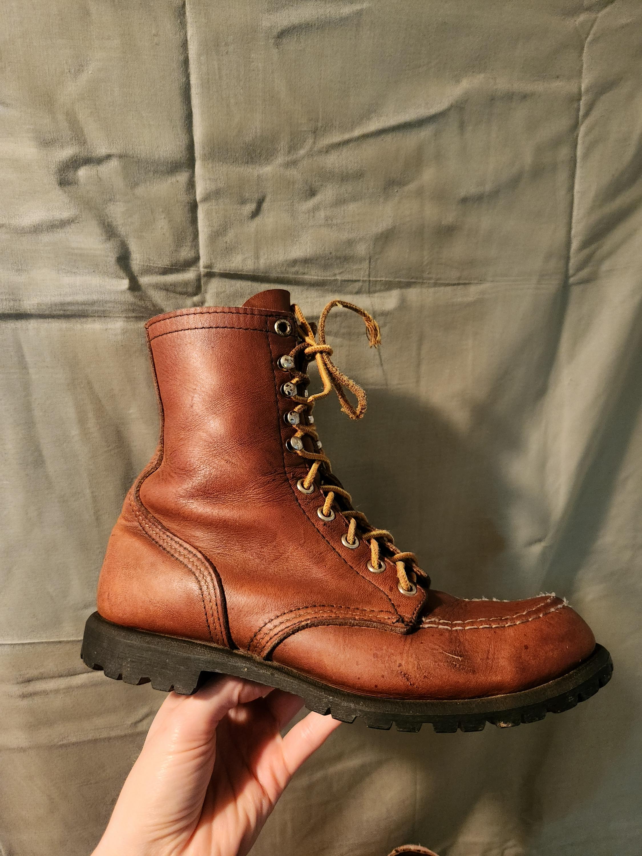 Red Wing Moc Toe Boots Beat up Brown Stitched Toe Logger Black