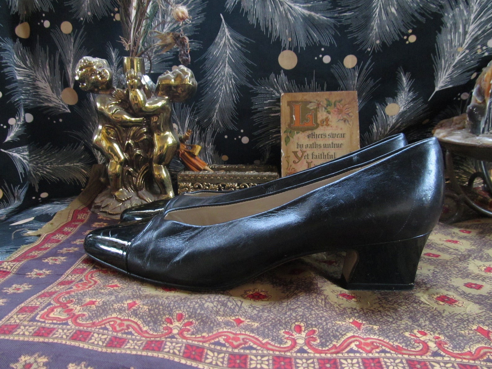 etienne aigner heels shoes pumps black patent leather pointy pointed toes ballet flat low kitten curved heel witchy goth granny