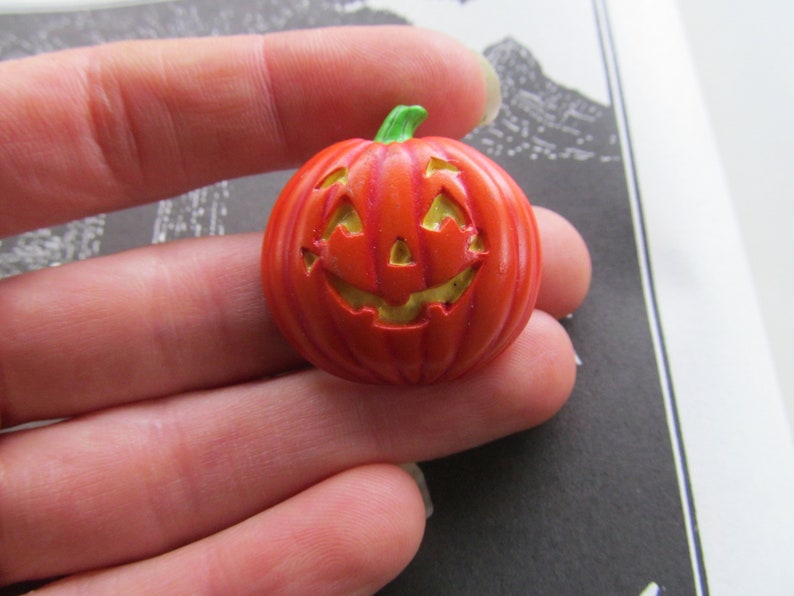 Vintage Pin-Bright Orange Jack-o-Lantern