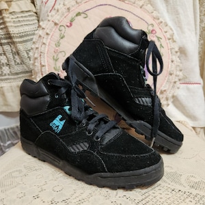 80er 90er Jahre LA Gear Hi Top Sneakers Schwarz Wildleder und Trkis  Stickerei Puffy Tounge Spitzschuh Gepolsterte Ankles Retro Skater  Stiefeletten 7.5 - Etsy.de