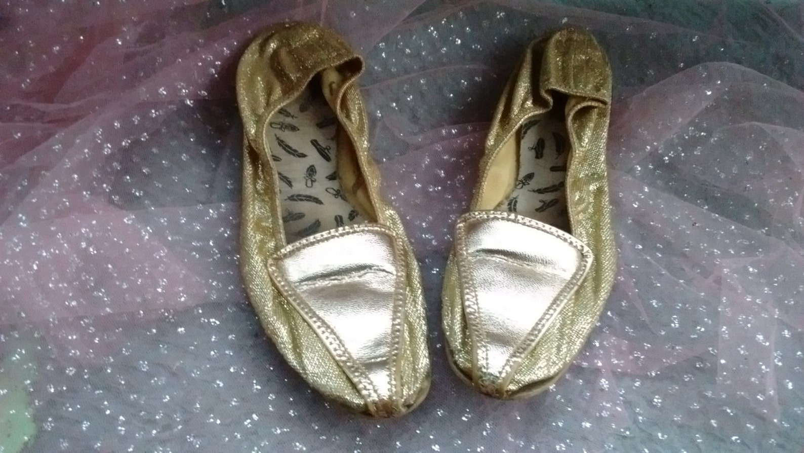 gold ballet flats lurex leather pointy pointed mid century boho bohemian slip on mod genie retro hippy metallic princess balleri