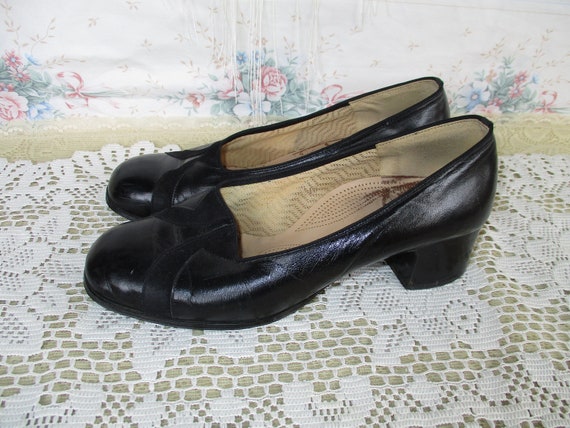 Black Leather and Suede Low Block Heels 70s 80s E… - image 2