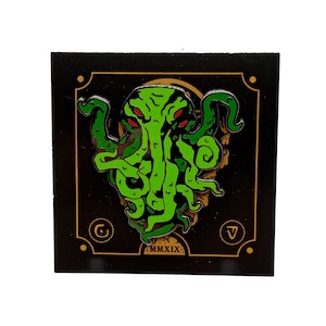 CTHULHU HEAD PIN, lovecraftian horror enamel pin