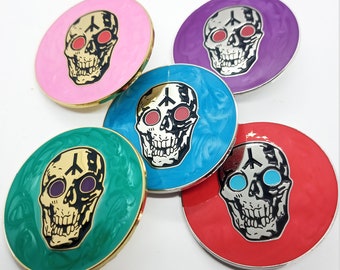 DEATH STARE PIN, 45mm Horror Skull Emaille Pin