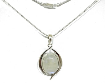 Silver rainbow moonstone necklace with silver chain | Moonstone pendant | Handmade Silver Jewellery | Moonstone jewellery | Unique Jewellery