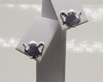 Silver teapot stud earrings