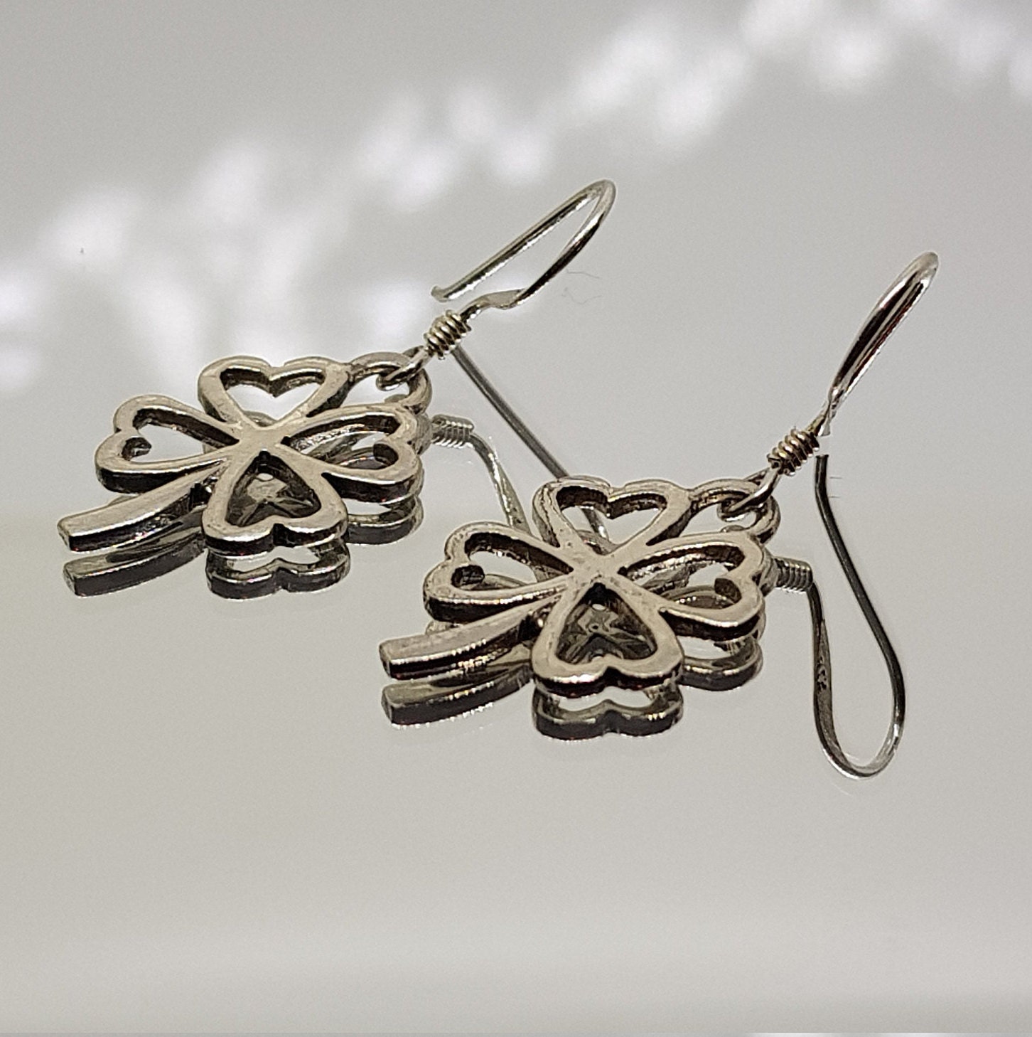 SLUYNZ 925 Sterlingsilber Kleeblatt Ohrstecker – Ca. 1,2 Cm, Hypoallergen, Geschenkbox