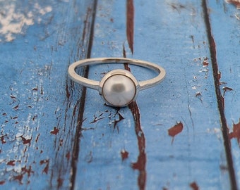 White pearl Silver ring Cabochon cut 6mm Mabe pearl gemstone stacking ring