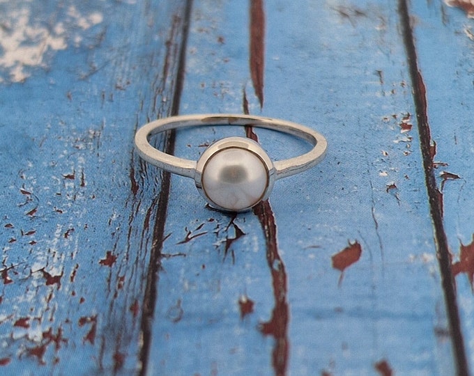 White pearl Silver ring Cabochon cut 6mm Mabe pearl gemstone stacking ring