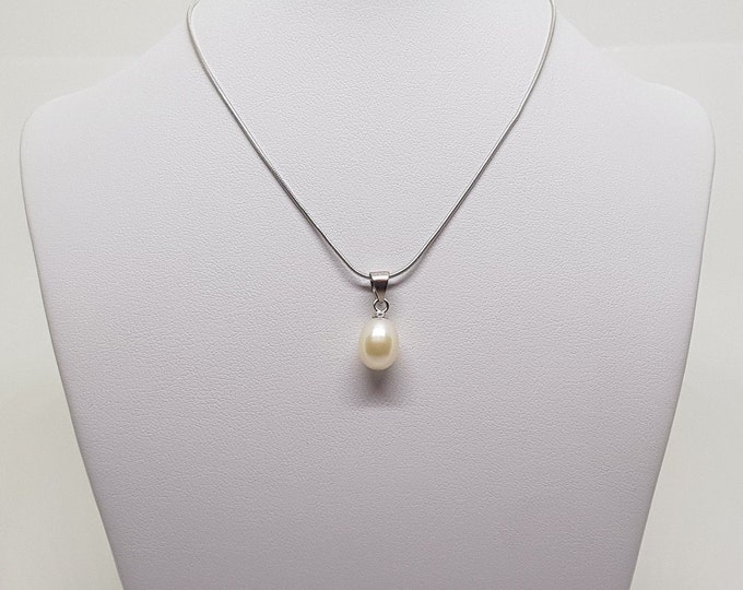 Freshwater White Pearl Silver necklace