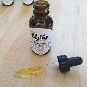 Moisturizing, Anti-Aging Facial Serum image 1