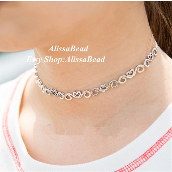 heart swirls choker necklace