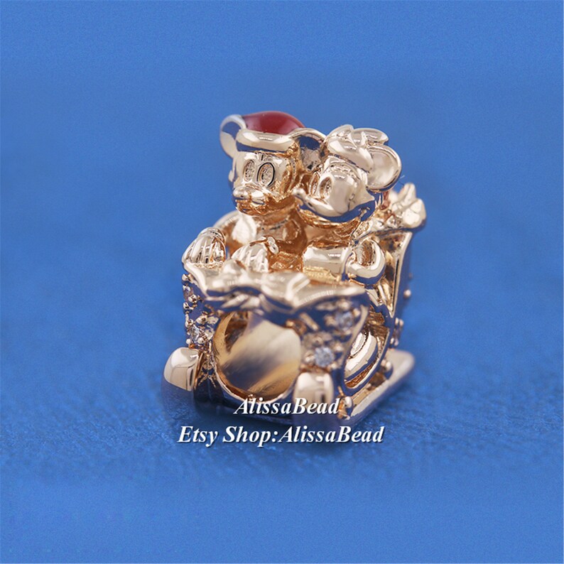 2019 Winter Release Rose\u2122 Disn Minnie /& Mickey Christmas Charms With CZ and Red Enamel Fits All European DIY Style Bracelets Necklaces