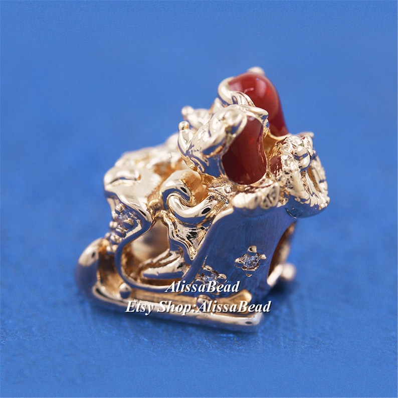 2019 Winter Release Rose\u2122 Disn Minnie /& Mickey Christmas Charms With CZ and Red Enamel Fits All European DIY Style Bracelets Necklaces