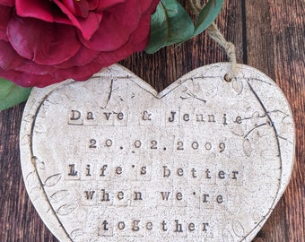 Personalisierte Hochzeitsplakette, Einzigartiges Geburtstagsgeschenk, Verlobtes Paargeschenk. personalisierte Keramik Jahrestag, 9. Hochzeitstag, rustikale