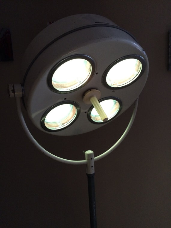 Hospital Operating light lamp original vintage hanau