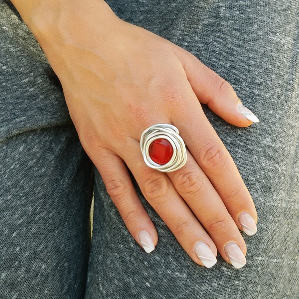 Silberring, Roter Ring, Gewickelter Stein Ring, Verstellbarer Ring, Statement Ring, Geschenk für sie, Cocktail Ring, Brautjungfer Ring, Mode Ring.