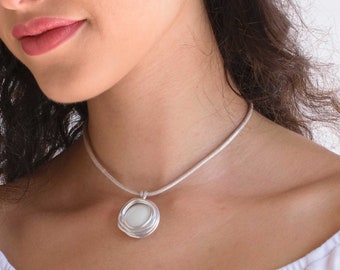 Wedding Necklace With Pearl Pendant, Silver Necklace, Choker Necklace, Leather Choker, Silver Necklace, Pearl color Pendant, Short Necklace.