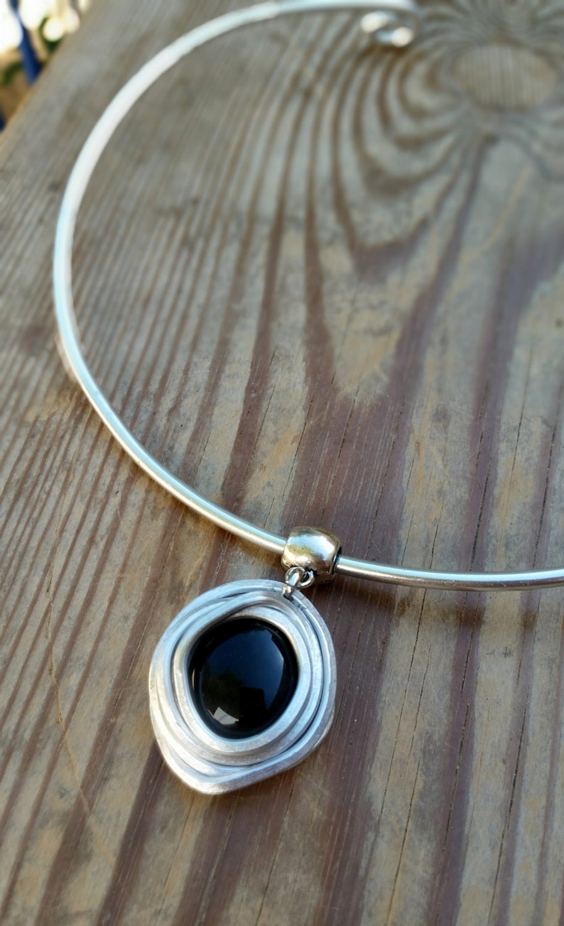 Mother/'s Day Gift Bridesmaid Necklace Open Necklace With Pendant Silver Adjustable Necklace Aluminum Wire Necklace. Black Glass Stone