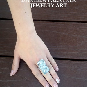Silberring für Frauen, Gewickelter Statement Ring, stilvoller Ring, großer Ring, geometrischer Ring, gehämmerter Silberring, verstellbarer Ring, Bild 5