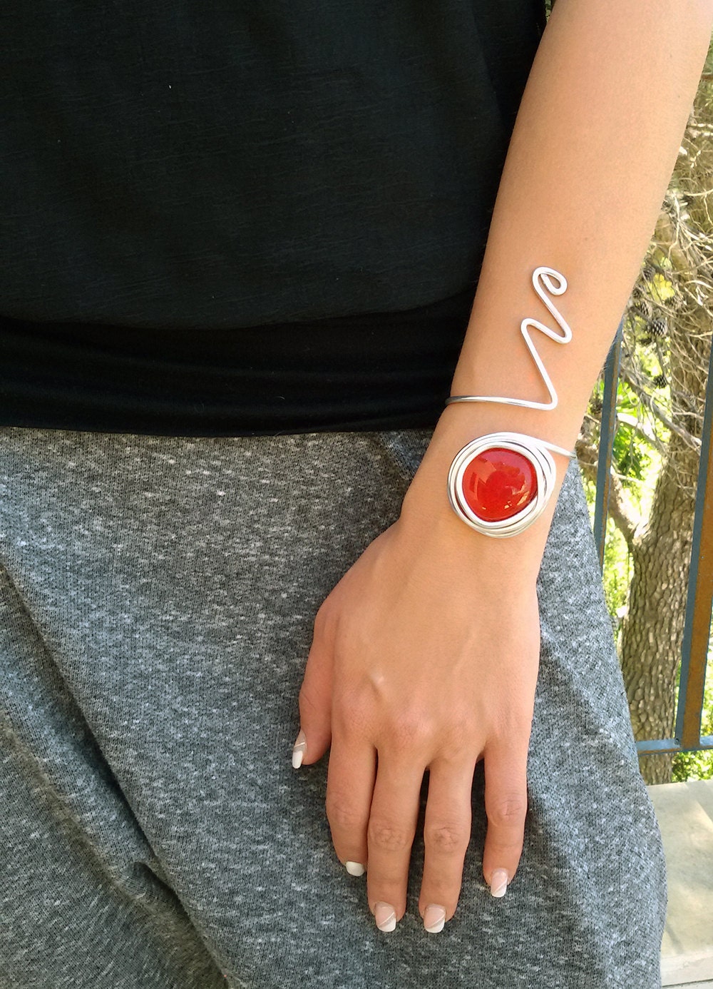 Red white pattern stretchy bracelet *** stone main image 1