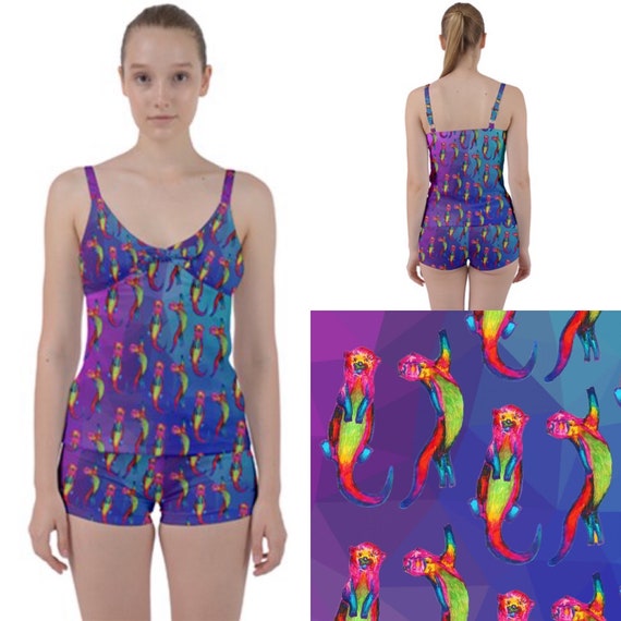Conjunto tankini boyleg con tirantes ajustables. Nutrias Nutria en traje de bano artistico en tonos morados y azules de Juliet Turnbull. HECHO A LA MEDIDA Etsy Mexico
