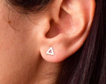 Dreieck Ohrringe - Dreieck Ohrstecker - Kleine Dreieck Ohrstecker - Sterling Silber Ohrringe - Geometrische Ohrringe