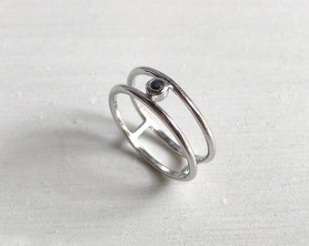 Silber Ring mit schwarzem CZ - Sterling Silber Doppelring - Minimal Ring - Schwarzer Edelstein Ring - Kleiner CZ Ring - Kleiner Schwarzer CZ Ring