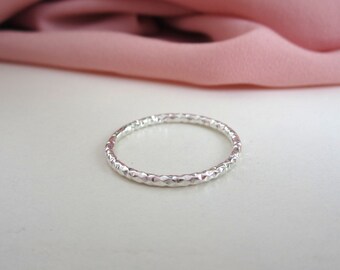 Strukturierte Silber Ring - LIZ Stapelring - vergoldet zierlichen Ring - minimale Stapelring - goldener Ring stapelbar - einfache Ringe