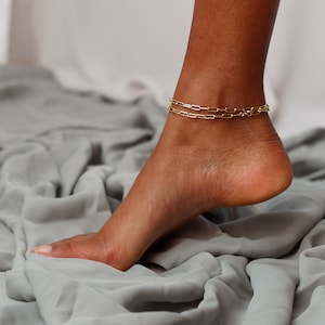 Cavigliera con graffetta - Cavigliera a catena a maglie - Cavigliera a catena d'oro - Graffetta in argento sterling - Catena alla moda - Catena minima - Cavigliera d'argento
