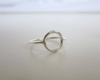 Cirkelring - Minimalistisk silverring - Förgylld cirkelring - Loopring - Enkel cirkelring i sterlingsilver - Evighetsring - Gyllene ring