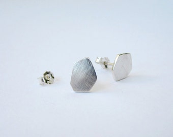 Silber Nugget Ohrringe - übereinstimmende Ohrringe - oxidierte Ohrstecker - vergoldete Nugget Ohrringe - geometrische Ohrstecker - unregelmäßige Ohrringe