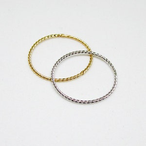 Verdrehter Sterling Silber Ring - Zierliche Geflochtener Ring - Ultra Thin Twist Ring - Minimal Stapelring - Vergoldeter Flechtring