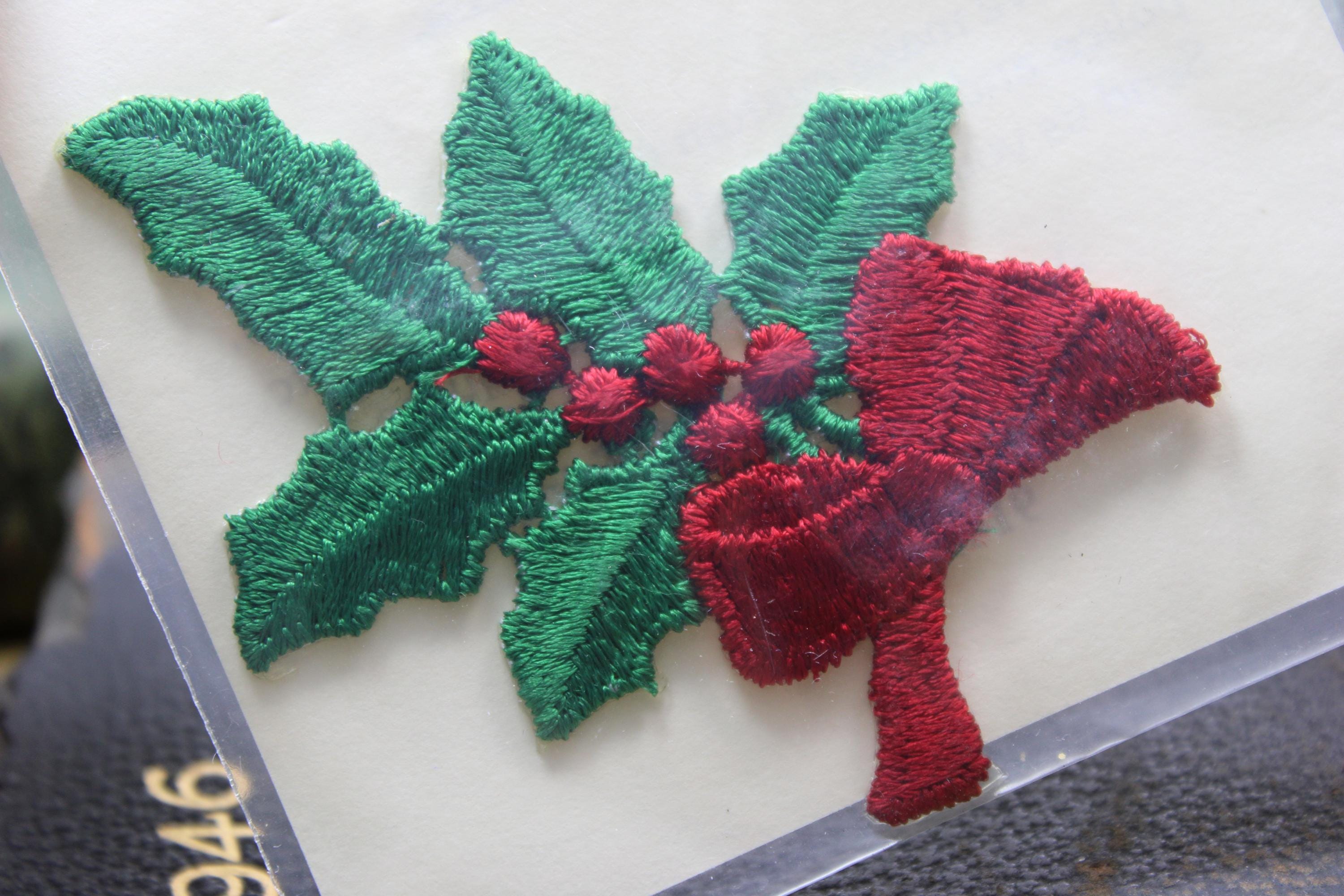 Embroidrery Emblems Set of 5 Vintage Embroidery Iron on Emblems, Christmas Holly, Berries ...