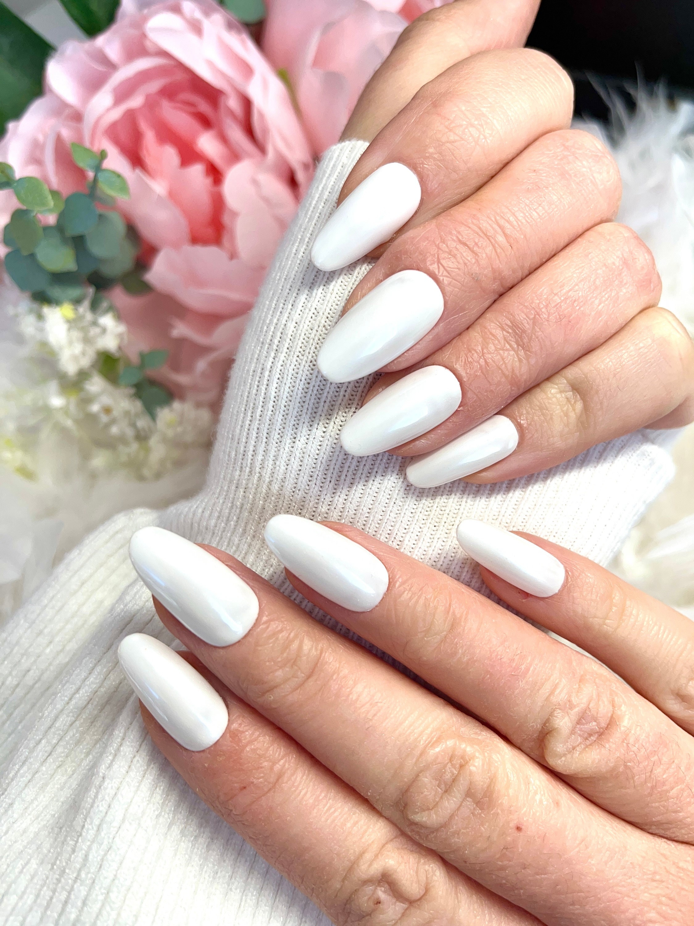 Twinklede Medium Coffin Press on Nails White Matte Ballerina Fake Nails  Full Cover Acrylic False Nails for Women and Girls (24 PCS) (A White)
