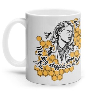 Johnny Depp & Amber Heard Court Mug My dog stepped on a bee Mug funny quote mug