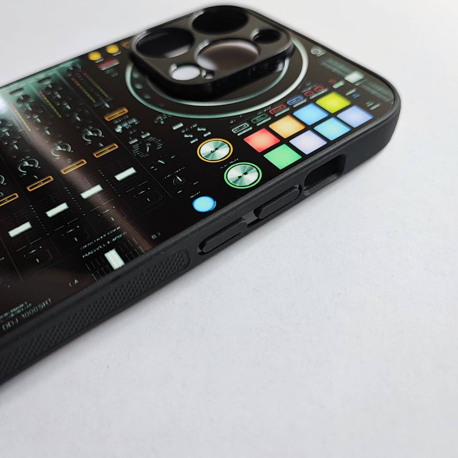 Pioneer DDJ-1000SRT DJ Controller iPhone 14 Pro Max Rubber Pioneer DDJ-1000SRT DJ Controller iPhone 14 Pro Max Rubber