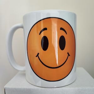 Smiley Face Coffee Mug - Cute Happy Face Mug, Funny Positive Gift, Retro Aesthetic Mug, Cute Ceramic Cup, Gift for Him or Her
