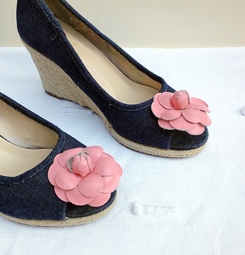 Make Faux Leather Flower Claw Hair Clips with a Cricut - Amy Romeu