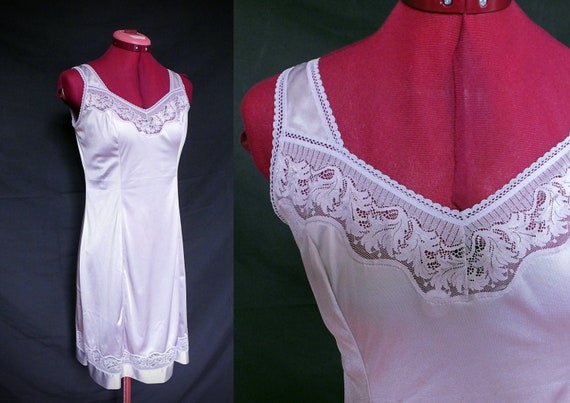 Lovely vintage slip - French - M/L - light periwi… - image 1