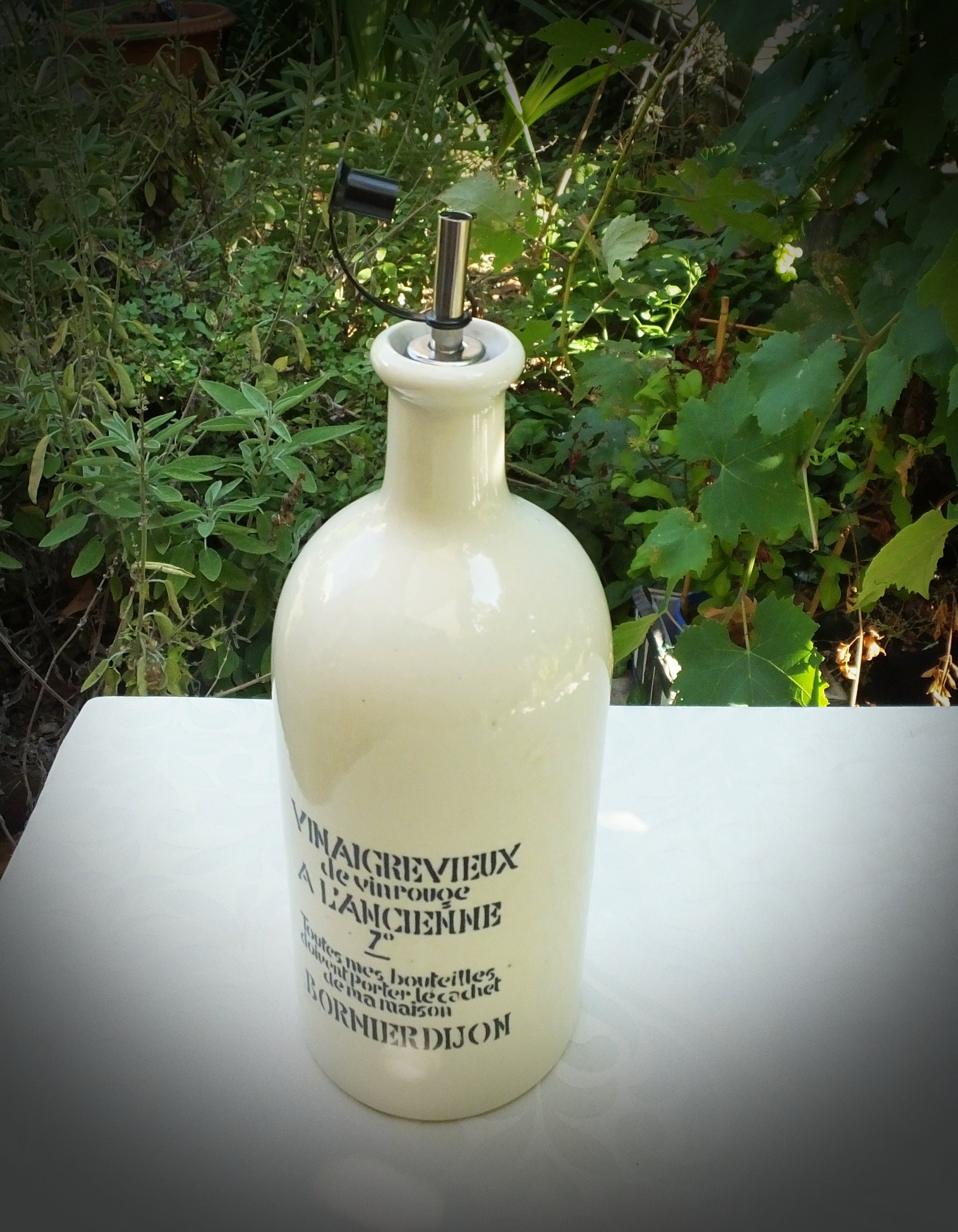 Vintage Français Bouteille de Vinaigre Grès Blanc avec Bec, Pochoir - 1, 3 Litre, Capacité 5, 49 Tas